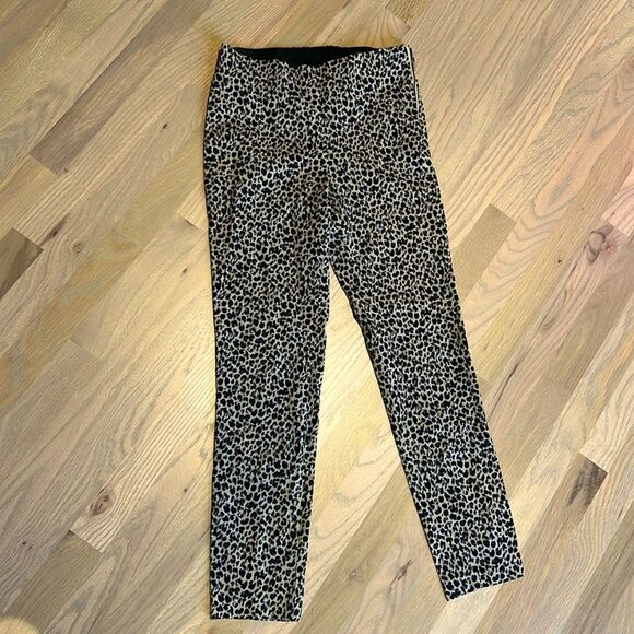 A New Day Leopard Print Cropped Leggings Size 2 - Picture 1 of 5